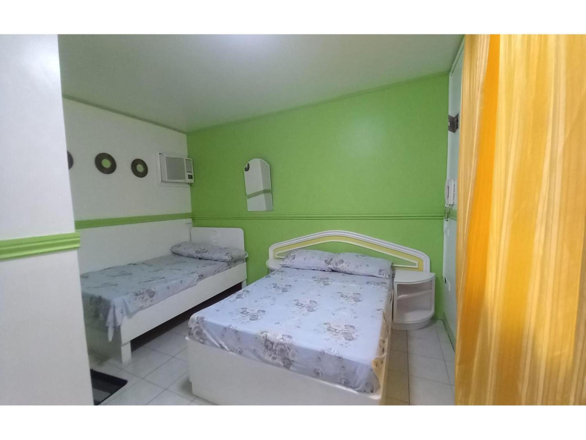 Oyo 1048 Jomckayl Apartelle Naga  Exterior foto