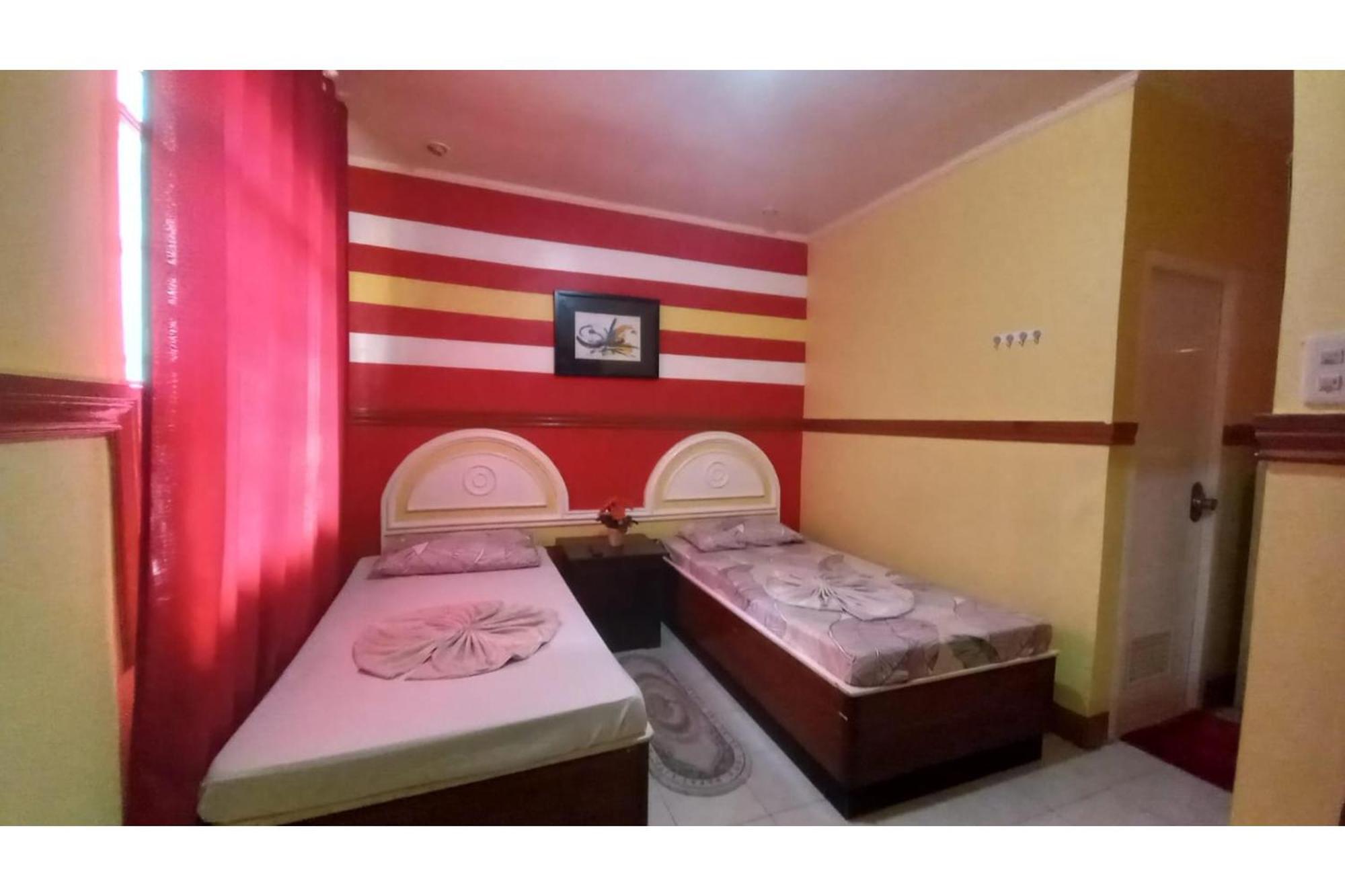 Oyo 1048 Jomckayl Apartelle Naga  Exterior foto